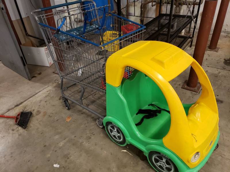 lot 8648 image: Shopping cart