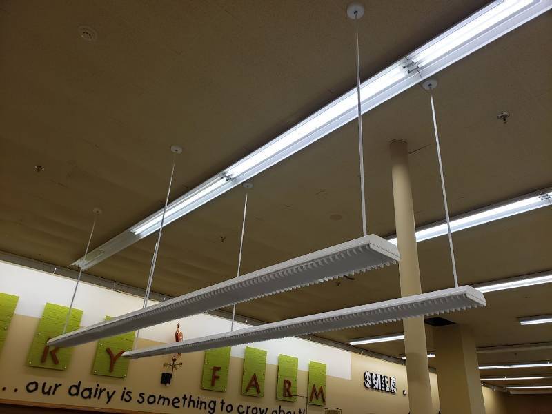 lot 8696 image: (2) Hanging lights