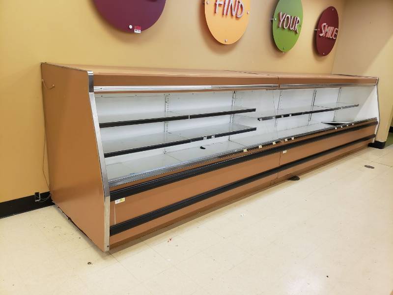 lot 8712 image: Hussman Open merchandiser cases