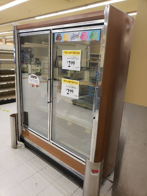 lot 8733 image: Hussman 2 door endcap reach in freezer