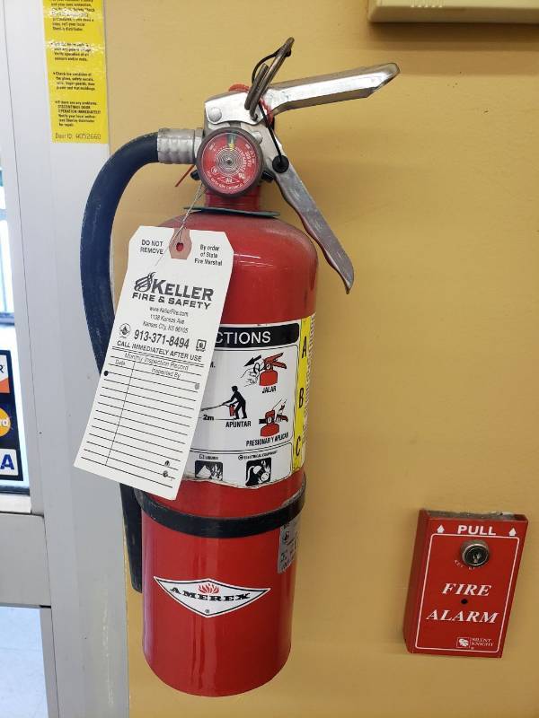 lot 8752 image: fire extinguisher