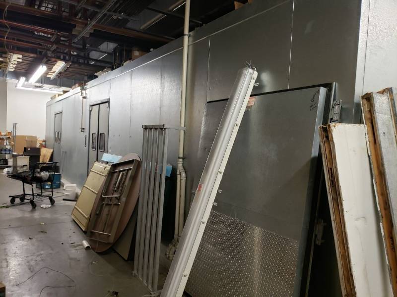 lot 8795 image: Walkin panels and evaporator for meat room