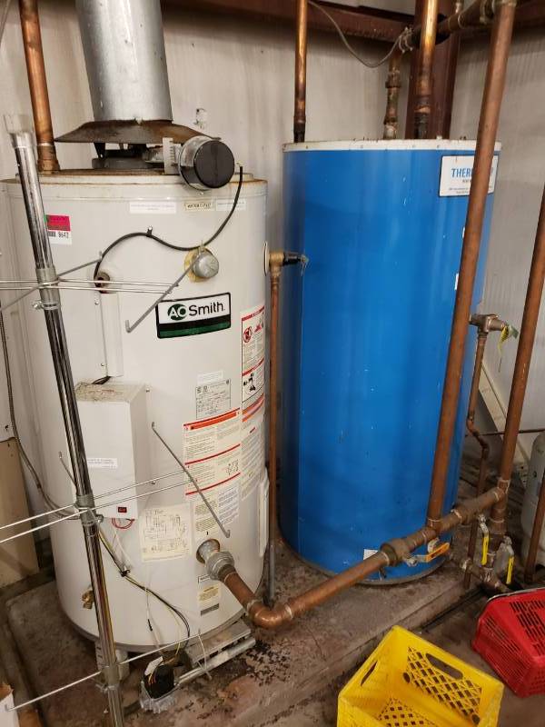 lot 8642 image: AO Smith 120 gallon gas water heater