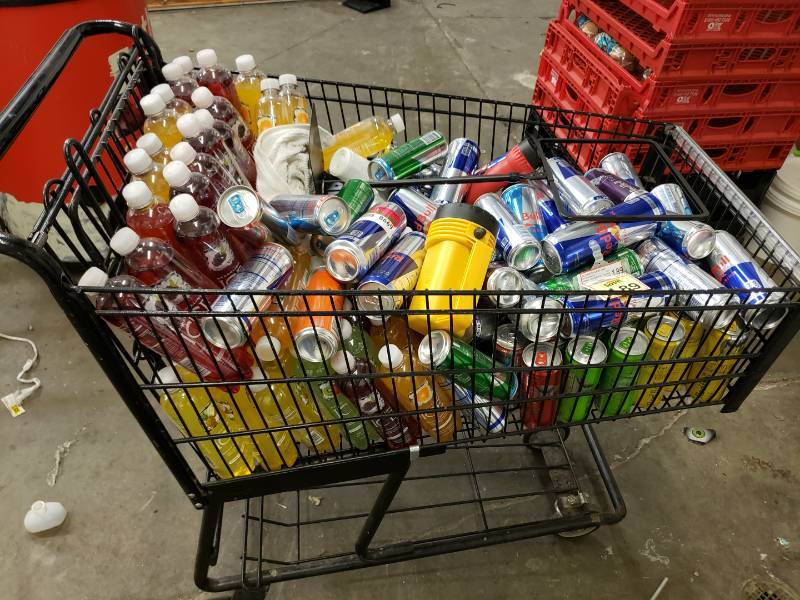lot 8669 image: Cart with drinks