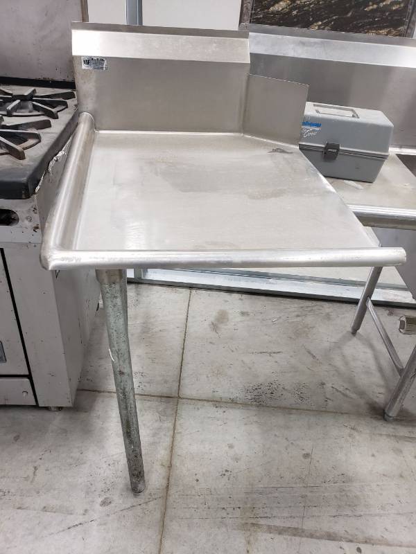 lot 8805 image: Clean left side dishwasher table