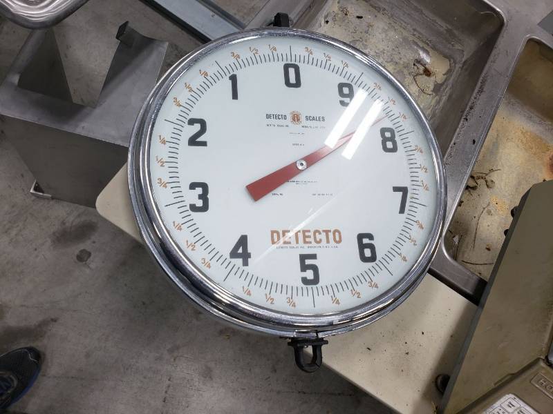 lot 8814 image: Detector hanging scale