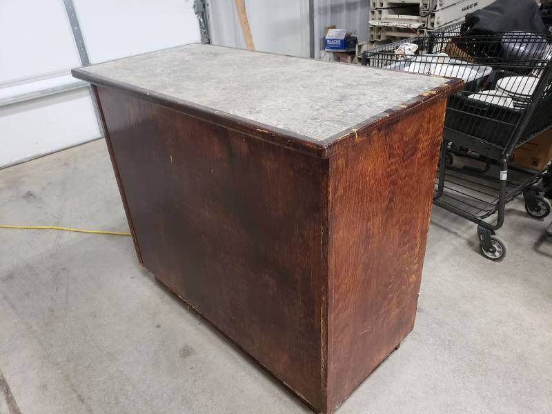 lot 8835 image: Wooden table