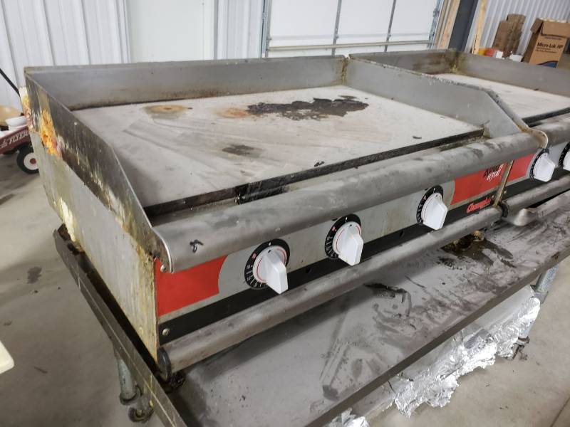 lot 8840 image: APW Wyott 36 inch gas griddle