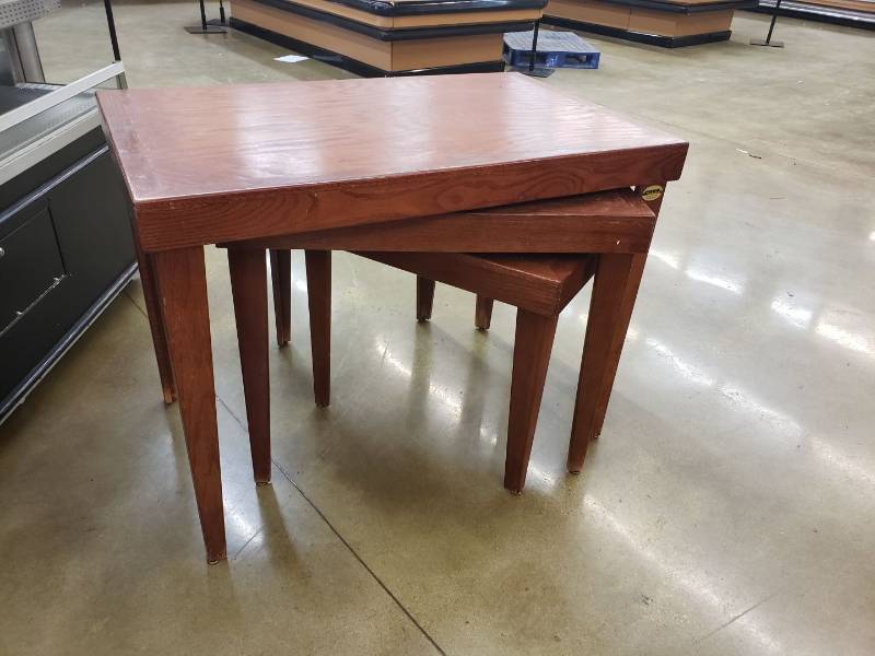 lot 2186 image: (3) nesting oak display tables
