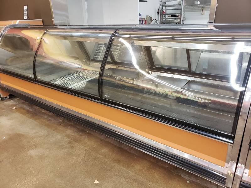 lot 2205 image: Kysor 148 inch meat case