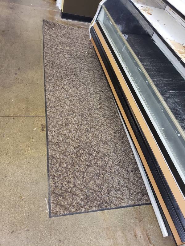 lot 2207 image: Floor rug
