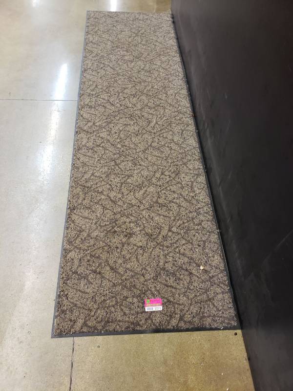 lot 2214 image: 96x30 floor rug