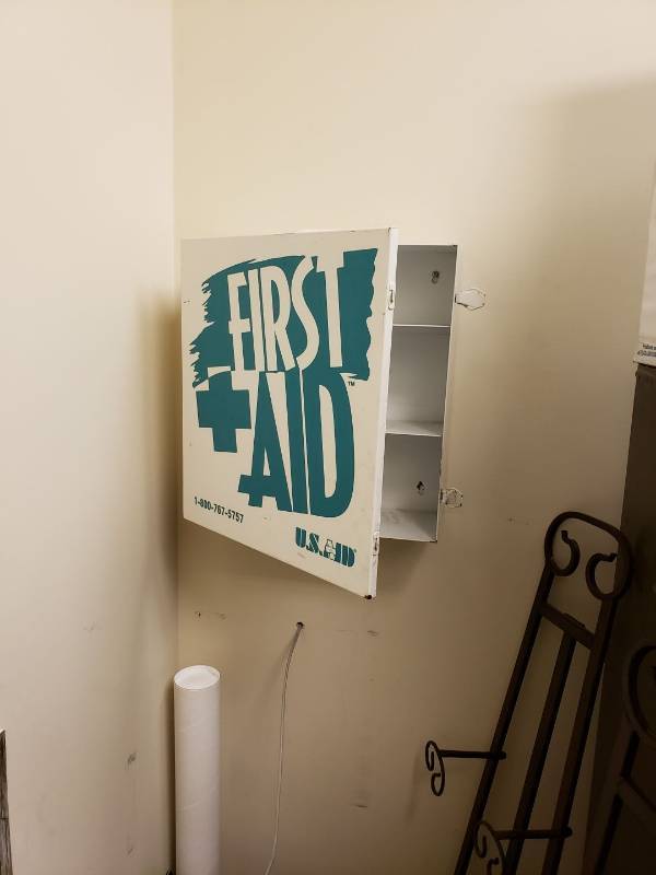 lot 2280 image: First aid box