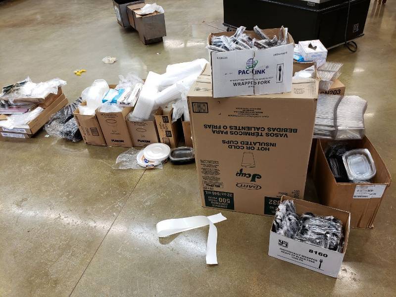 lot 2291 image: Lot of paper goods