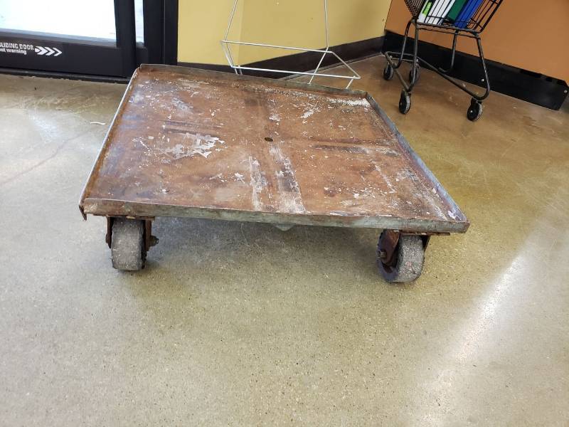 lot 2292 image: Heavy duty cart
