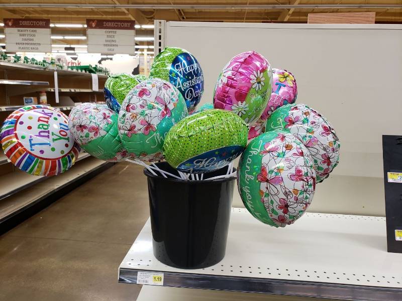 lot 2302 image: Lot of balloons
