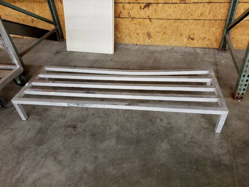 lot 2331 image: dunnage rack