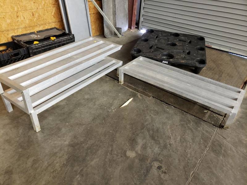 lot 2332 image: (3) dunnage racks