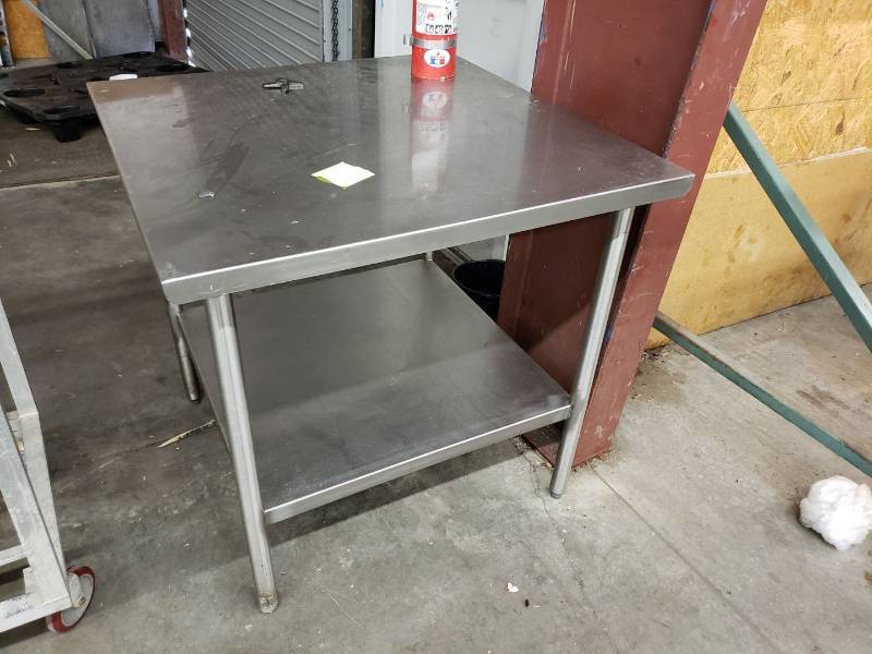 lot 2336 image: 36x36 all stainless table