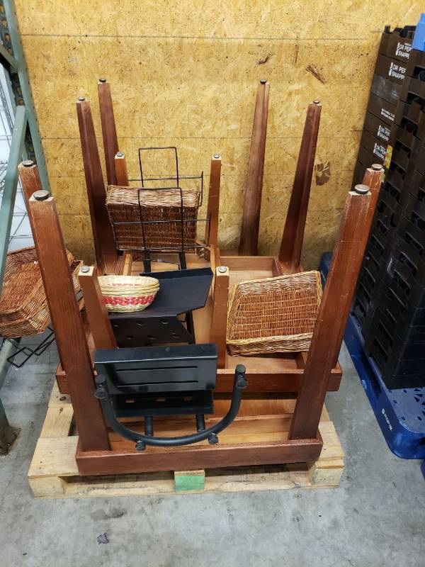 lot 2370 image: pallet of tables