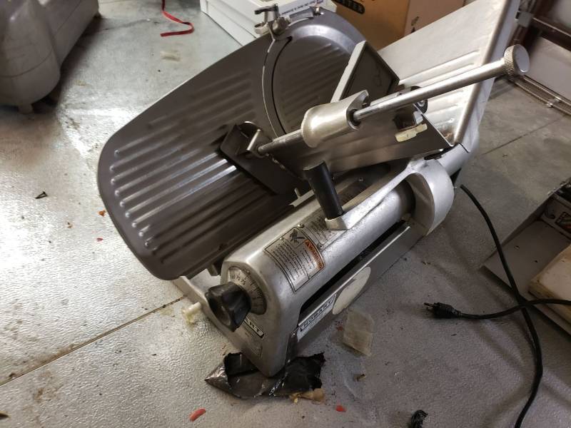 lot 2390 image: Hobart 1612 meat slicer