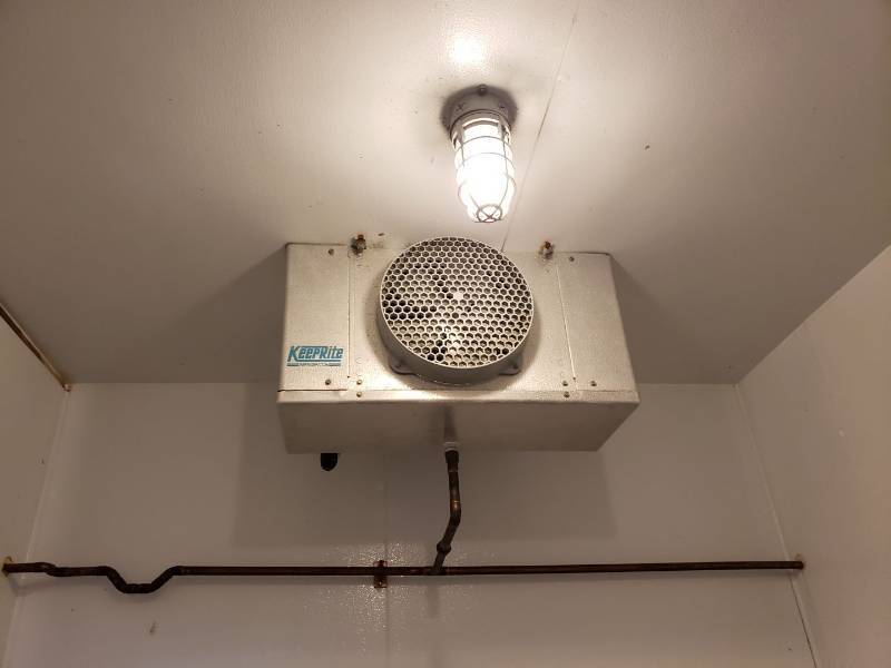 lot 2394 image: 1 fan evaporator