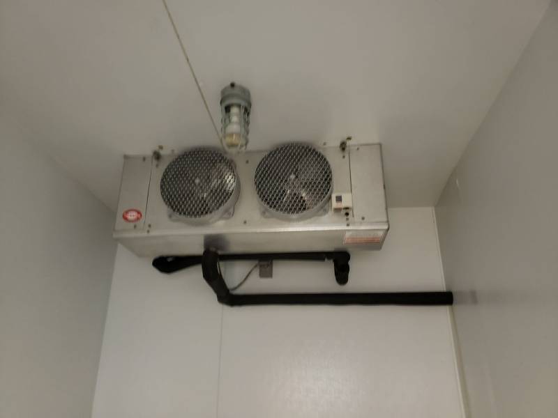 lot 2395 image: 2 fan evaporator