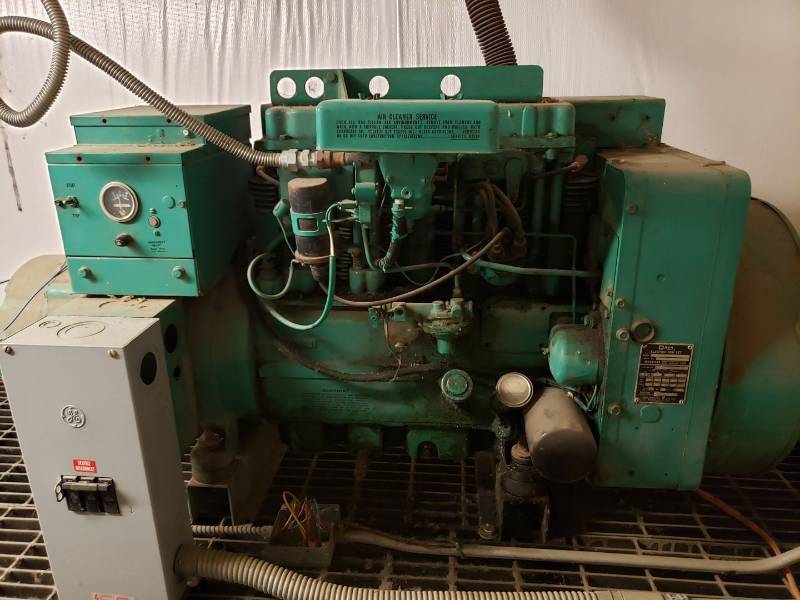 lot 2401 image: Onan 12.5 kw gas generator