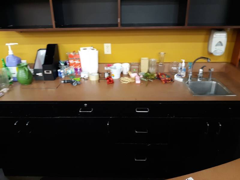lot 2509 image: Laminate Workbench with Sink, Cabinets and 4 Drawers 56x30x40