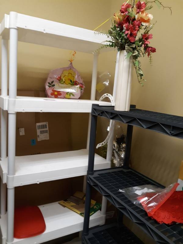lot 2517 image: Plastic Storage Shelves Including Contents