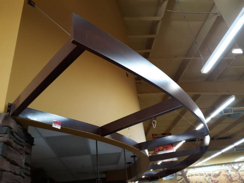 lot 2521 image: Curved Wall Design Feature
