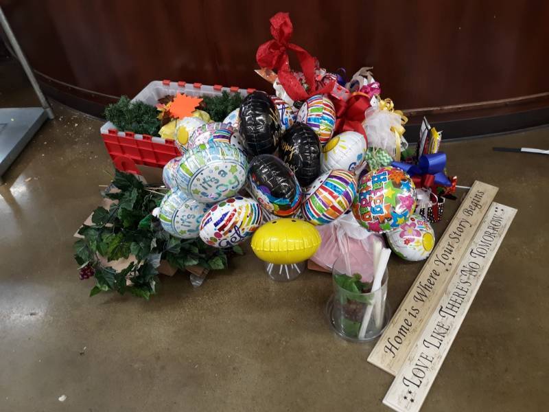 lot 2522 image: Various Floral Supplies Balloons, Greenery, Vases