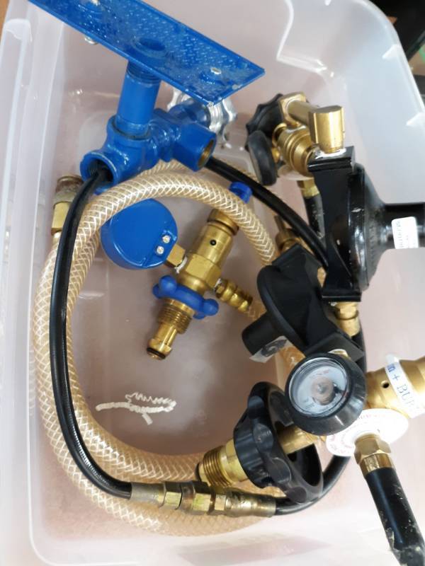 lot 2524 image: Helium Tank Regulators and Guages