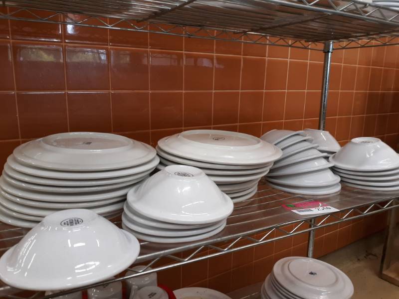 lot 2546 image: Contents of Shelf, Plates, Saucers, and Small Bowls