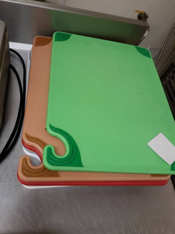 lot 2556 image: 6 Cutting Boards