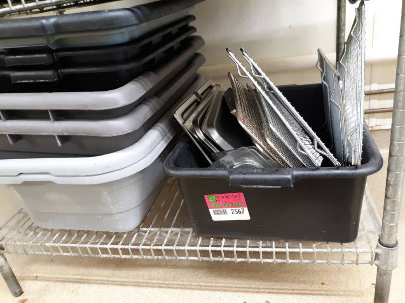 lot 2567 image: Plastic Bus Tubs, Cooling Racks, Various Lids