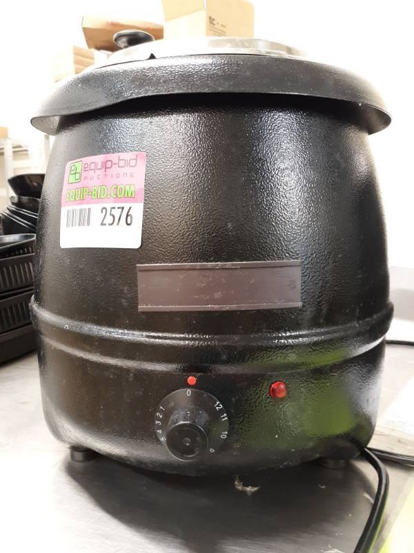 lot 2576 image: Winco Soup Warmer Model # ESW-66