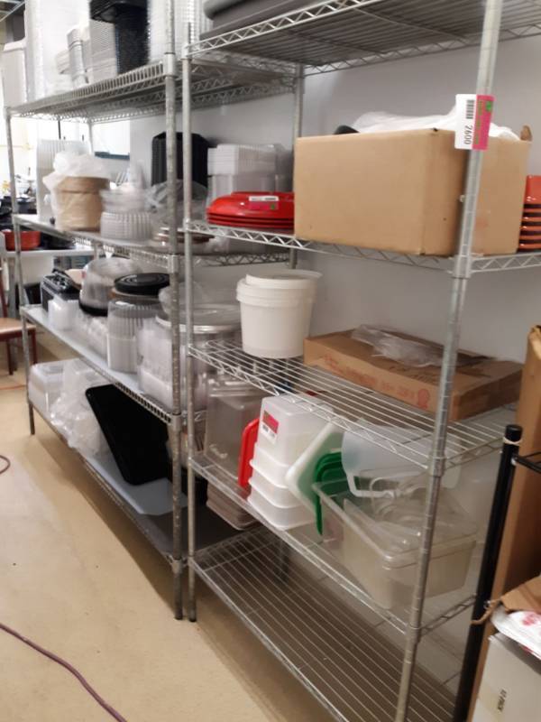 lot 2600 image: 5 Shelf Metro Shelf 36x26x72