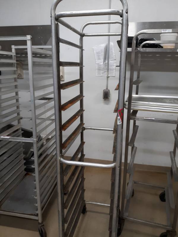 lot 2613 image: Sheet Pan Rack 15x27x74