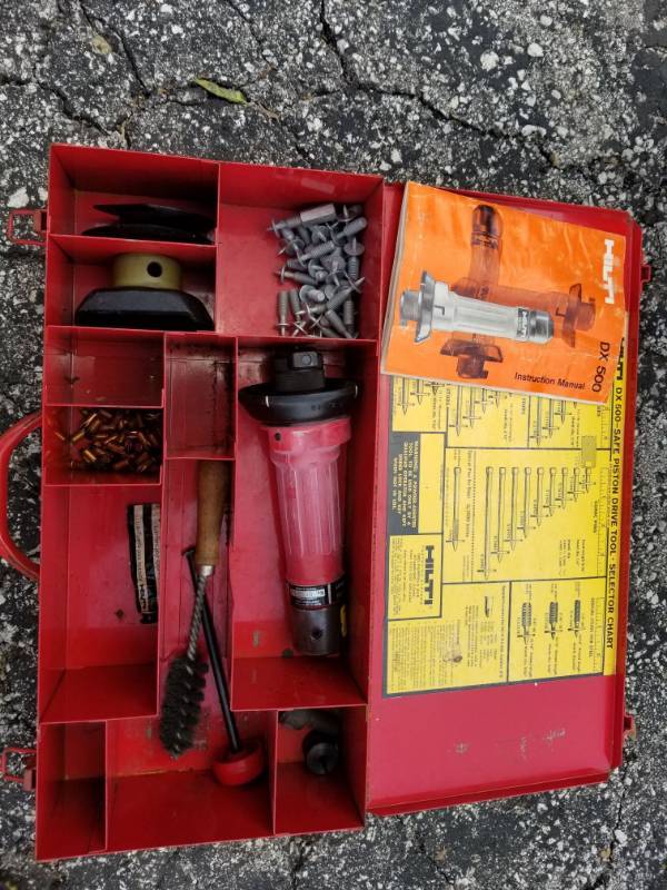 lot 823 image: Hilti DX 500 Safe Piston Drive Tool