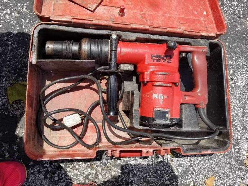 lot 824 image: Hilti TE72 Rotary Hammer Drill