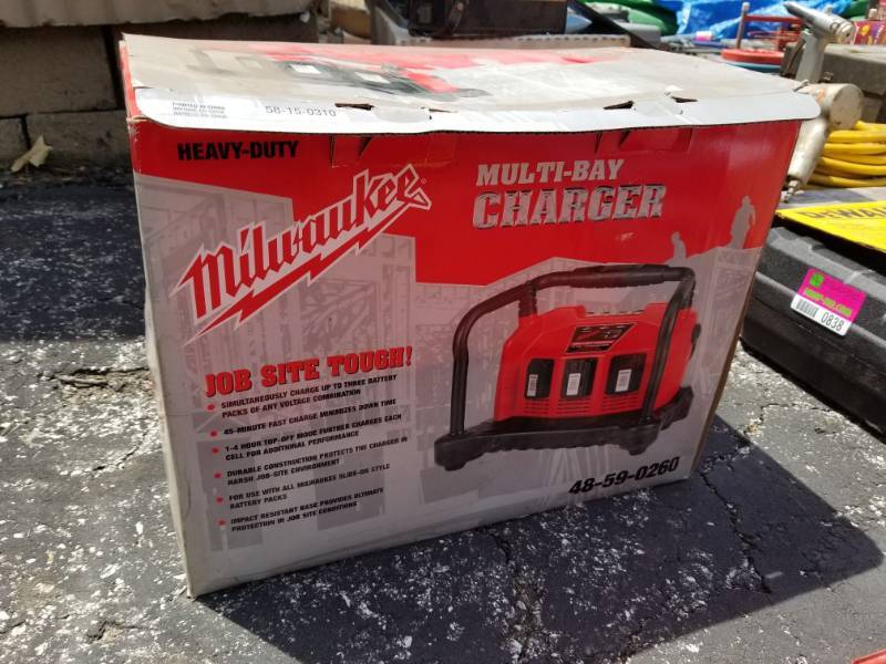 lot 825 image: Milwaukee Multi Bay Charger 48-59-0260