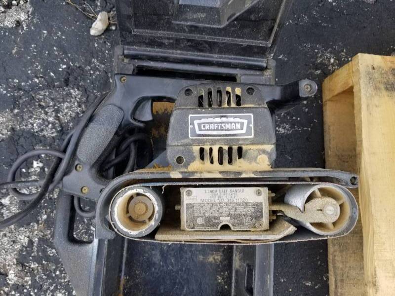 lot 826 image: Craftsman Belt Sander 3in 315.11720