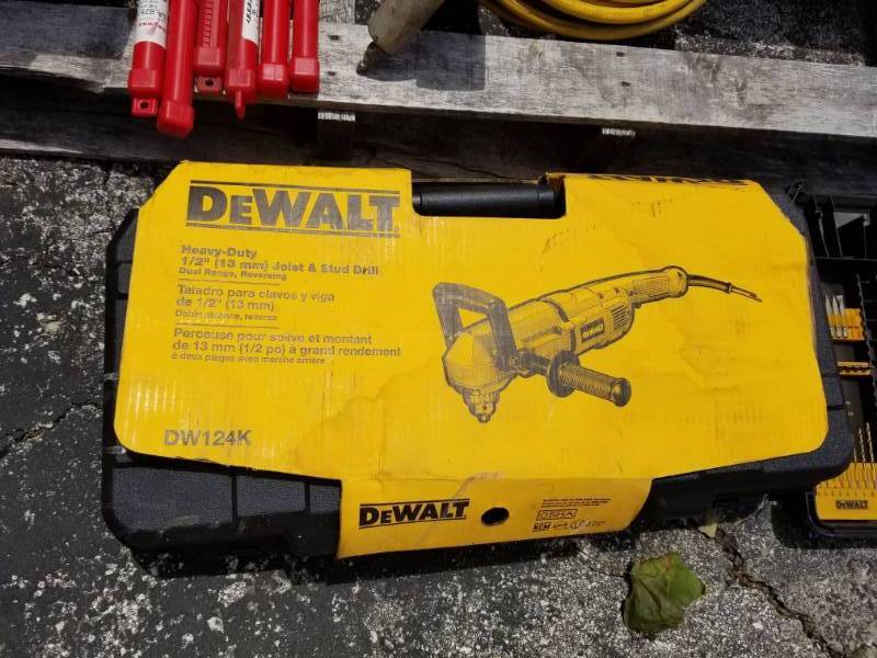 lot 838 image: Dewalt 12in Joist and Stud Drill