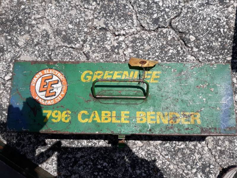 lot 842 image: Greenlee 796 Cable Bender # 796