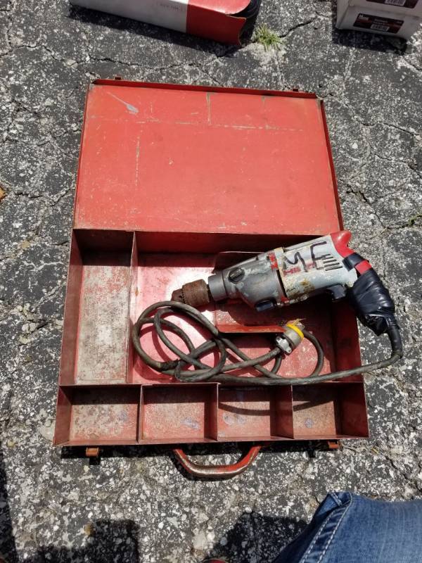 lot 843 image: Hilti Drill TM-7