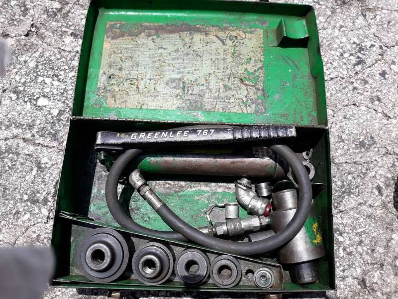 lot 847 image: Greenlee knockout Punch driver set # 7306