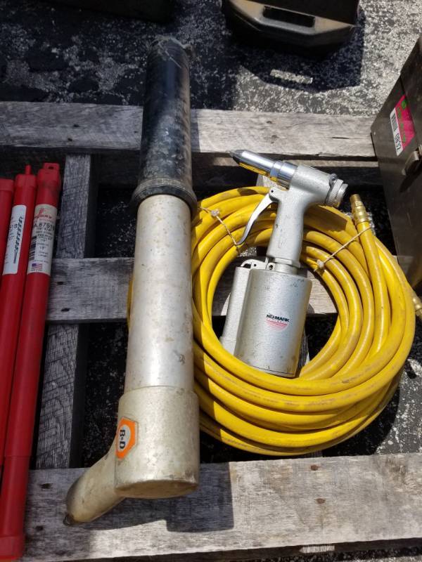 lot 879 image: Nu Mark N 650 Air Riveter and Hose