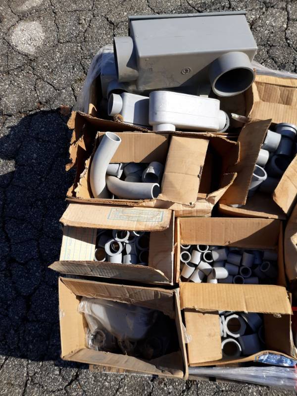 lot 1014 image: Assorted PVC Fittings