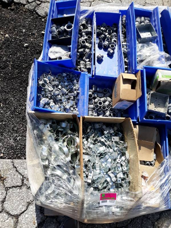 lot 1022 image: Assorted Galvanized clips, connectors, clamps